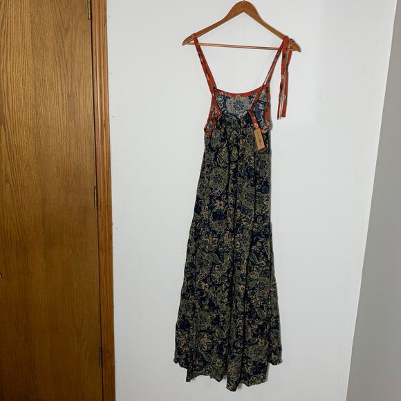 NWT! Womens Natural Life Maddie Maxi Dress Size XS Oversized Floral - Picture 4 of 5